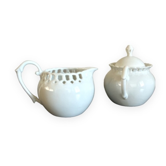 Heirloom Collection by Coastline Imports White Porcelain‎ Sugar and Creamer Set - Picture 3 of 9